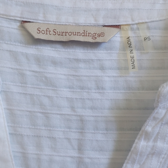 Soft Surroundings Embroidered Fish Pearl Button down Tunic - Picture 5 of 8